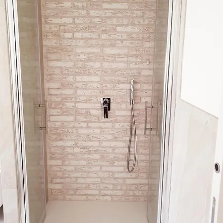 Private Housing - New Attic - 350m Dal Mare شقة